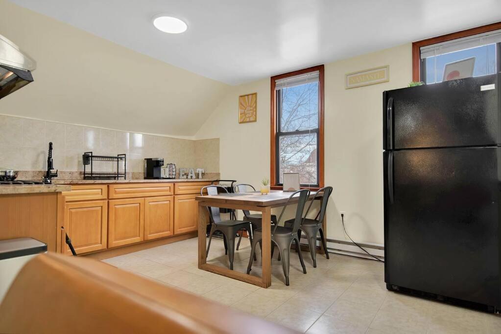 Golden Gem In Heart Of East Rock Quiet 3Br Near Dt And Yale Apartment New Haven Exterior photo