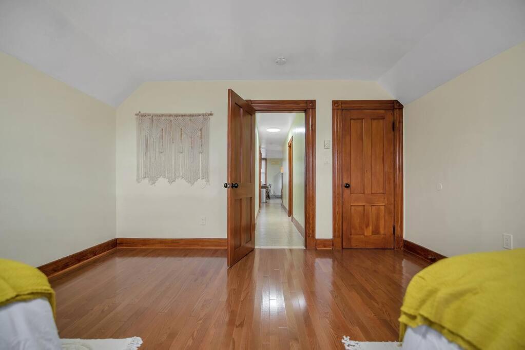 Golden Gem In Heart Of East Rock Quiet 3Br Near Dt And Yale Apartment New Haven Exterior photo