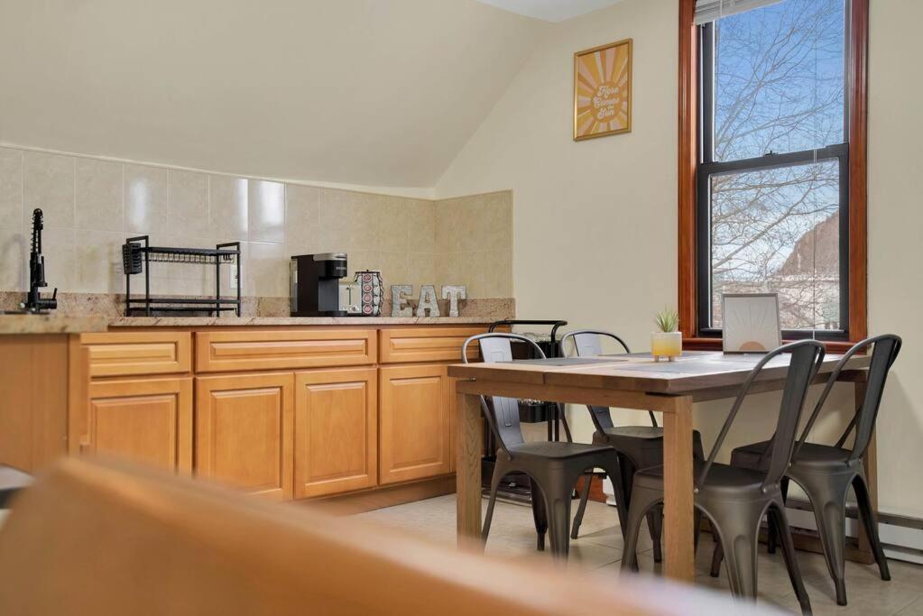 Golden Gem In Heart Of East Rock Quiet 3Br Near Dt And Yale Apartment New Haven Exterior photo