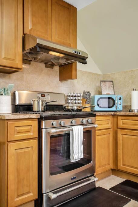 Golden Gem In Heart Of East Rock Quiet 3Br Near Dt And Yale Apartment New Haven Exterior photo
